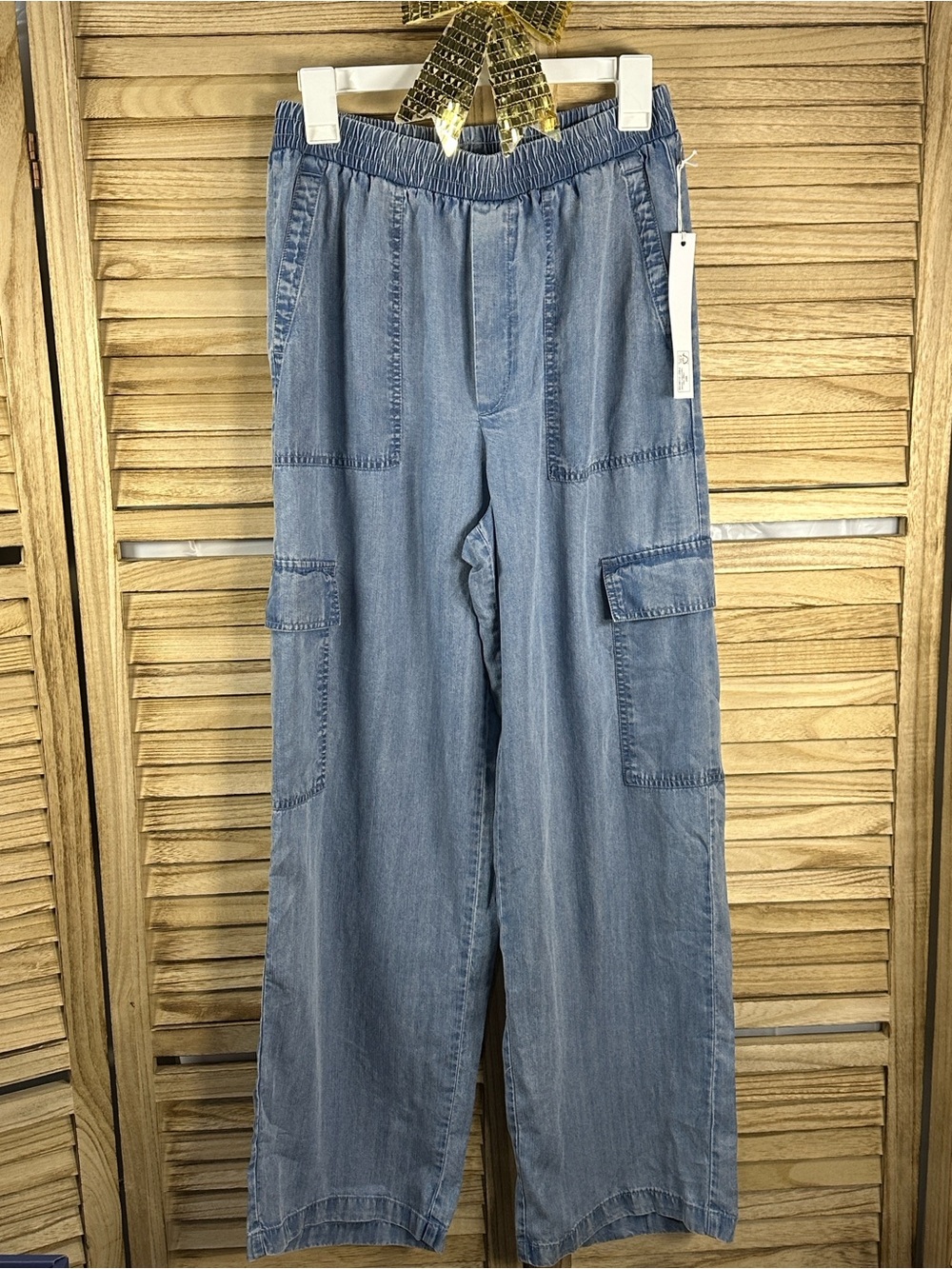 Women’s Light Blue Denim Cargo Jeans elastic waist small nwt